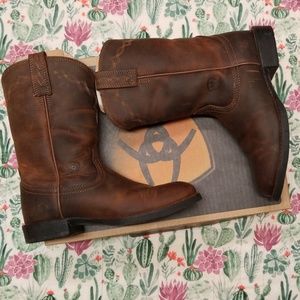 ARIAT ladies Heritage roper boots 6.5B